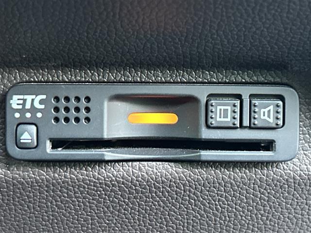 フリード Ｇ・ホンダセンシング　ホンダセンシング　メモリナビ　ブルートゥース　フルセグ　ＤＶＤ　バックカメラ　ハンズフリー両側パワスラ　衝突軽減　路外逸脱抑制　車線維持支援　追従クルコン　前席温席　ビルトインＥＴＣ　スマートキー（3枚目）