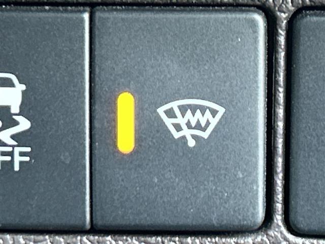 フリード Ｇ・ホンダセンシング　ホンダセンシング　メモリナビ　ブルートゥース　フルセグ　ＤＶＤ　バックカメラ　ハンズフリー両側パワスラ　衝突軽減　路外逸脱抑制　車線維持支援　追従クルコン　前席温席　ビルトインＥＴＣ　スマートキー（9枚目）