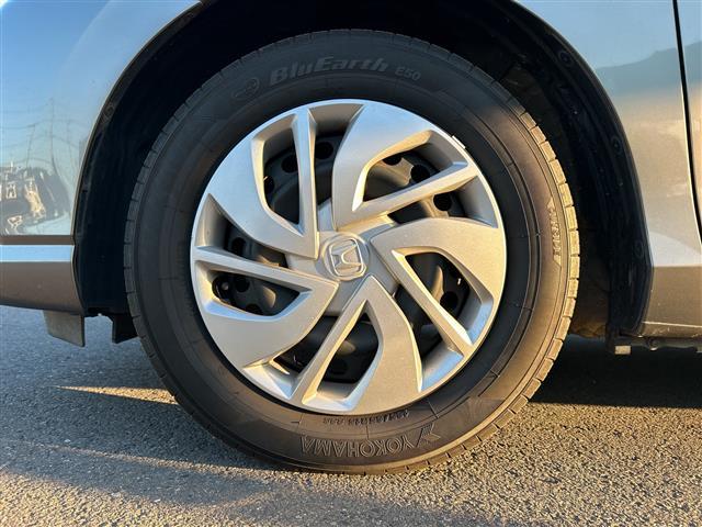 フリード Ｇ・ホンダセンシング　ホンダセンシング　メモリナビ　ブルートゥース　フルセグ　ＤＶＤ　バックカメラ　ハンズフリー両側パワスラ　衝突軽減　路外逸脱抑制　車線維持支援　追従クルコン　前席温席　ビルトインＥＴＣ　スマートキー（17枚目）