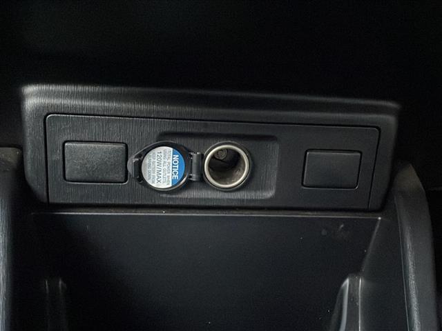 【ＨＤＭＩ入力端子／ＵＳＢ入力端子】ＨＤＭＩ接続が可能です！ＵＳＢ接続もついていますので携帯などの電子機器の充電にも使えて便利です♪