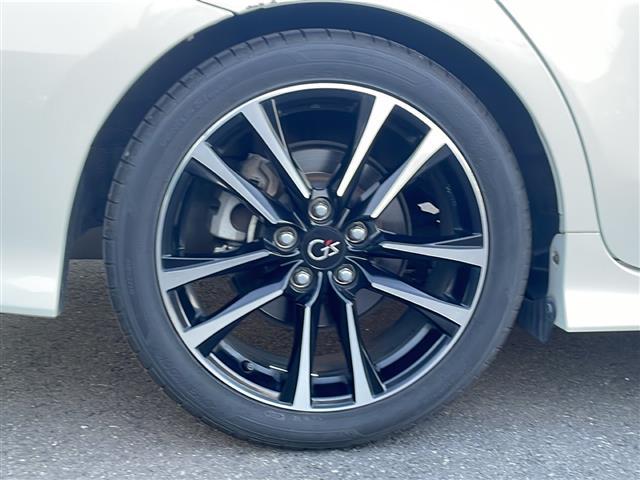 【純正１８インチアルミホイール】純正アルミホイールで足回りもかっこよく決まってます♪