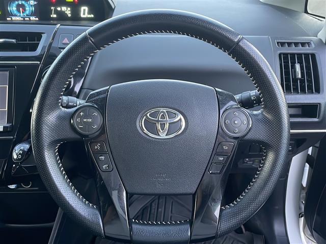 【ステアリング】軽い力で扱いやすいハンドルです。目立つ傷やスレなどなく綺麗な状態です！除菌プランいれていただくとさらに快適に！清潔なお車はお子様にも安心ですね！