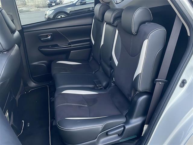 【セカンドシート】２列目もゆったりドライブを楽しめます。掲載箇所以外にご希望の写真がございましたらお気軽にお問い合わせ下さい。フロアマットは汚れが気になる場合は新品のご注文も承ります。