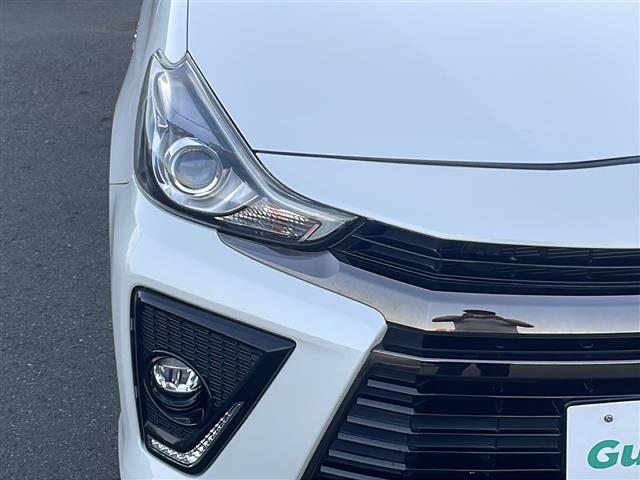 【ＬＥＤヘッドライト】ワレもなく綺麗な状態なので、悪天候や夜間の走行も視界良好で安心してお乗りいただけます。ヘッドライト・ホイール・フロントガラスなど色々な部分コーティングをご用意しております！