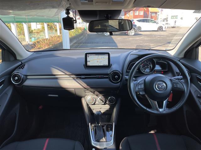 デミオ ＸＤツーリング　純正ＳＤナビ　ドラレコ　クルコン　アイドリングストップ　横滑り防止装置　衝突軽減システム　シートヒーター　オートライト　ＬＥＤヘッドライト　純正フロアマット　純正１６インチアルミホイール　禁煙車（2枚目）