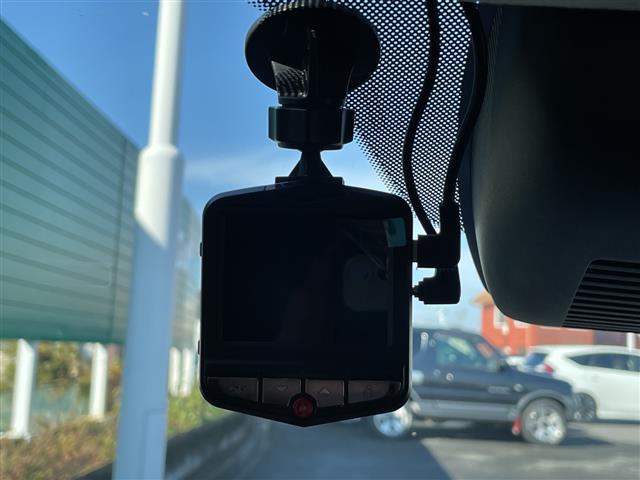 デミオ ＸＤツーリング　純正ＳＤナビ　ドラレコ　クルコン　アイドリングストップ　横滑り防止装置　衝突軽減システム　シートヒーター　オートライト　ＬＥＤヘッドライト　純正フロアマット　純正１６インチアルミホイール　禁煙車（3枚目）