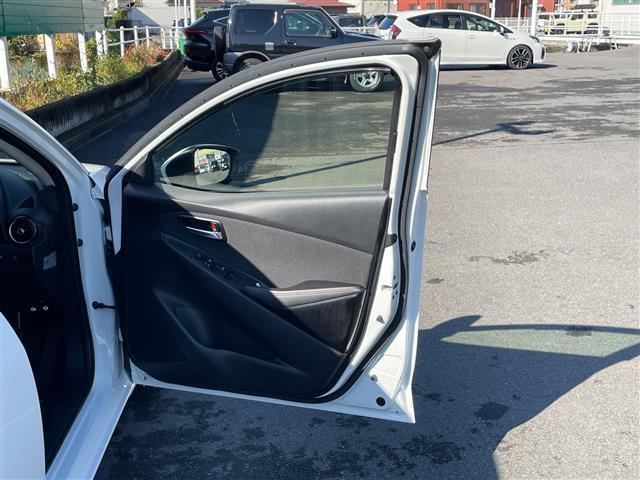 デミオ ＸＤツーリング　純正ＳＤナビ　ドラレコ　クルコン　アイドリングストップ　横滑り防止装置　衝突軽減システム　シートヒーター　オートライト　ＬＥＤヘッドライト　純正フロアマット　純正１６インチアルミホイール　禁煙車（35枚目）