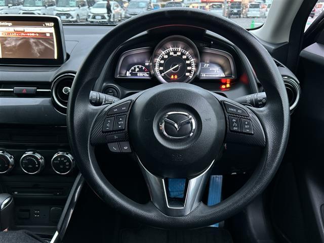 デミオ XD 純正SDナビ バックカメラ フルセグTV Bluetooth ETC クルーズコントロール アイドリングストップ 横滑り防止装置 衝突軽減システム オートライト LEDヘッドライト 純正フロアマット(24枚目)