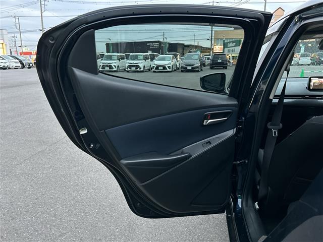 デミオ XD 純正SDナビ バックカメラ フルセグTV Bluetooth ETC クルーズコントロール アイドリングストップ 横滑り防止装置 衝突軽減システム オートライト LEDヘッドライト 純正フロアマット(30枚目)