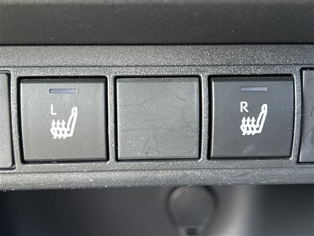 ヤリスクロス ハイブリッドZ 純正8型ナビ パノラマミックビューモニター ハーフレザーシート パワーシート ビルトインETC レーンキープアシスト 衝突軽減システム パーキングアシスト オートライト オートマチックハイビーム 禁煙(5枚目)