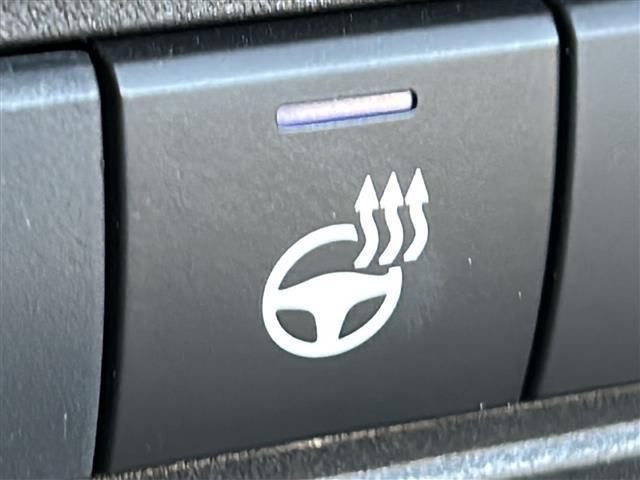 ヤリスクロス ハイブリッドZ 純正8型ナビ パノラマミックビューモニター ハーフレザーシート パワーシート ビルトインETC レーンキープアシスト 衝突軽減システム パーキングアシスト オートライト オートマチックハイビーム 禁煙(7枚目)