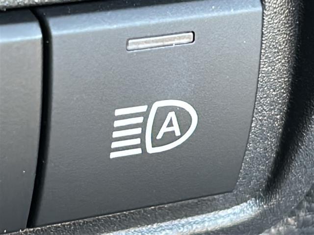 ヤリスクロス ハイブリッドZ 純正8型ナビ パノラマミックビューモニター ハーフレザーシート パワーシート ビルトインETC レーンキープアシスト 衝突軽減システム パーキングアシスト オートライト オートマチックハイビーム 禁煙(8枚目)