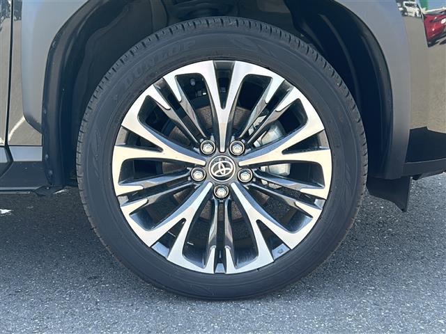 ヤリスクロス ハイブリッドZ 純正8型ナビ パノラマミックビューモニター ハーフレザーシート パワーシート ビルトインETC レーンキープアシスト 衝突軽減システム パーキングアシスト オートライト オートマチックハイビーム 禁煙(17枚目)