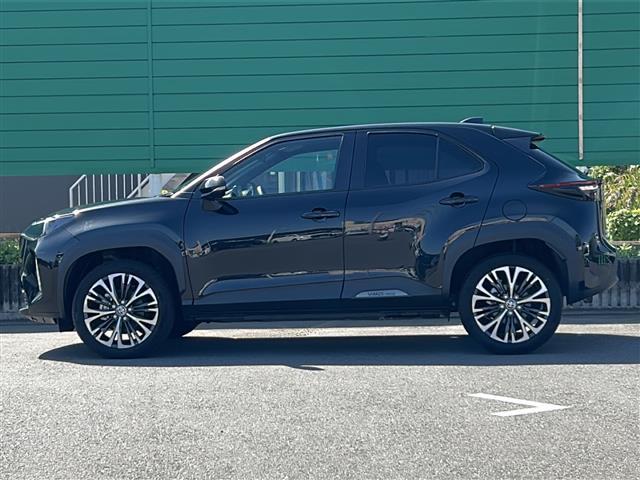 ヤリスクロス ハイブリッドZ 純正8型ナビ パノラマミックビューモニター ハーフレザーシート パワーシート ビルトインETC レーンキープアシスト 衝突軽減システム パーキングアシスト オートライト オートマチックハイビーム 禁煙(19枚目)