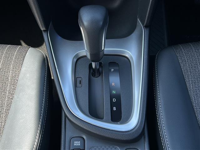 ヤリスクロス ハイブリッドZ 純正8型ナビ パノラマミックビューモニター ハーフレザーシート パワーシート ビルトインETC レーンキープアシスト 衝突軽減システム パーキングアシスト オートライト オートマチックハイビーム 禁煙(24枚目)