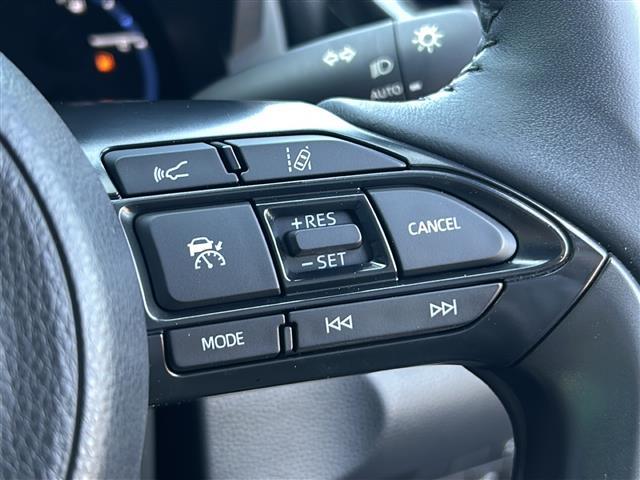 ヤリスクロス ハイブリッドZ 純正8型ナビ パノラマミックビューモニター ハーフレザーシート パワーシート ビルトインETC レーンキープアシスト 衝突軽減システム パーキングアシスト オートライト オートマチックハイビーム 禁煙(27枚目)