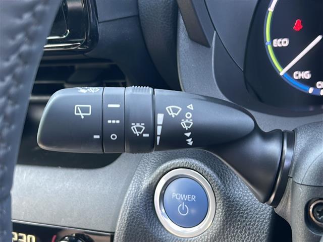 ヤリスクロス ハイブリッドZ 純正8型ナビ パノラマミックビューモニター ハーフレザーシート パワーシート ビルトインETC レーンキープアシスト 衝突軽減システム パーキングアシスト オートライト オートマチックハイビーム 禁煙(28枚目)