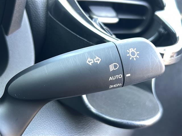 ヤリスクロス ハイブリッドZ 純正8型ナビ パノラマミックビューモニター ハーフレザーシート パワーシート ビルトインETC レーンキープアシスト 衝突軽減システム パーキングアシスト オートライト オートマチックハイビーム 禁煙(29枚目)