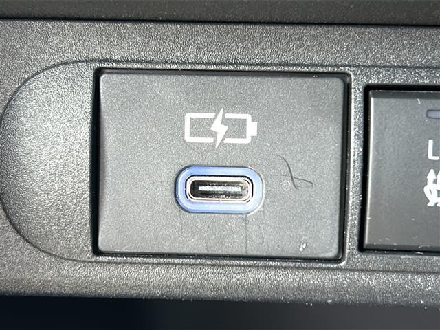 ヤリスクロス ハイブリッドZ 純正8型ナビ パノラマミックビューモニター ハーフレザーシート パワーシート ビルトインETC レーンキープアシスト 衝突軽減システム パーキングアシスト オートライト オートマチックハイビーム 禁煙(32枚目)