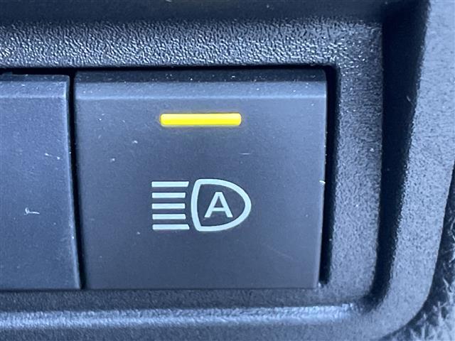 ヤリス ハイブリッドG 純正ナビ ドライブレコーダー パーキングアシスト 全周囲カメラ レーダークルーズコントロール 横滑り防止装置 衝突軽減システム オートライト オートマチックハイビーム LEDヘッドライト 禁煙車(9枚目)