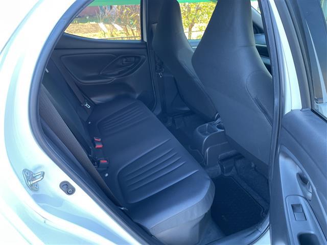 ヤリス ハイブリッドG 純正ナビ ドライブレコーダー パーキングアシスト 全周囲カメラ レーダークルーズコントロール 横滑り防止装置 衝突軽減システム オートライト オートマチックハイビーム LEDヘッドライト 禁煙車(15枚目)