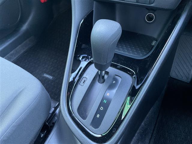 ヤリス ハイブリッドG 純正ナビ ドライブレコーダー パーキングアシスト 全周囲カメラ レーダークルーズコントロール 横滑り防止装置 衝突軽減システム オートライト オートマチックハイビーム LEDヘッドライト 禁煙車(24枚目)