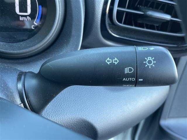 ヤリス ハイブリッドG 純正ナビ ドライブレコーダー パーキングアシスト 全周囲カメラ レーダークルーズコントロール 横滑り防止装置 衝突軽減システム オートライト オートマチックハイビーム LEDヘッドライト 禁煙車(29枚目)