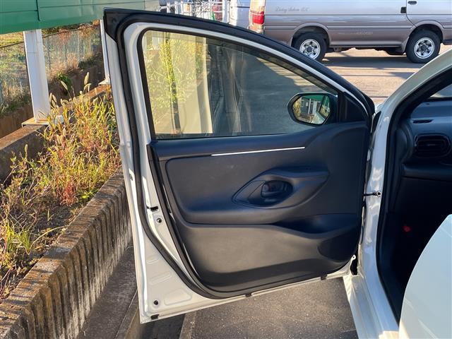 ヤリス ハイブリッドG 純正ナビ ドライブレコーダー パーキングアシスト 全周囲カメラ レーダークルーズコントロール 横滑り防止装置 衝突軽減システム オートライト オートマチックハイビーム LEDヘッドライト 禁煙車(38枚目)