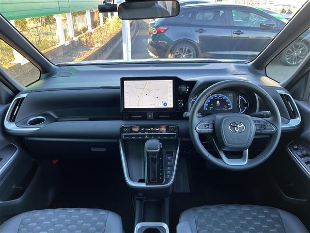 ヴォクシー ハイブリッドS-Z 10型ディスプレイオーディオナビ ビルトインETC2.0 クリアランスソナー 横滑り防止装置 衝突軽減システム 両側パワースライドドア オートライト LEDヘッドライト ドラレコ HDMI 禁煙車(2枚目)