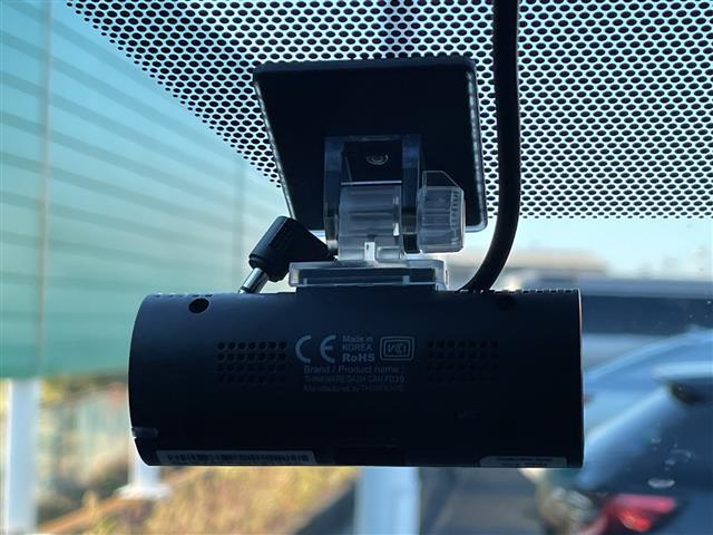 ヴォクシー ハイブリッドS-Z 10型ディスプレイオーディオナビ ビルトインETC2.0 クリアランスソナー 横滑り防止装置 衝突軽減システム 両側パワースライドドア オートライト LEDヘッドライト ドラレコ HDMI 禁煙車(6枚目)