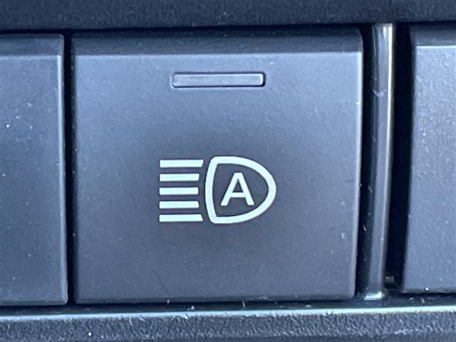 ヴォクシー ハイブリッドS-Z 10型ディスプレイオーディオナビ ビルトインETC2.0 クリアランスソナー 横滑り防止装置 衝突軽減システム 両側パワースライドドア オートライト LEDヘッドライト ドラレコ HDMI 禁煙車(13枚目)