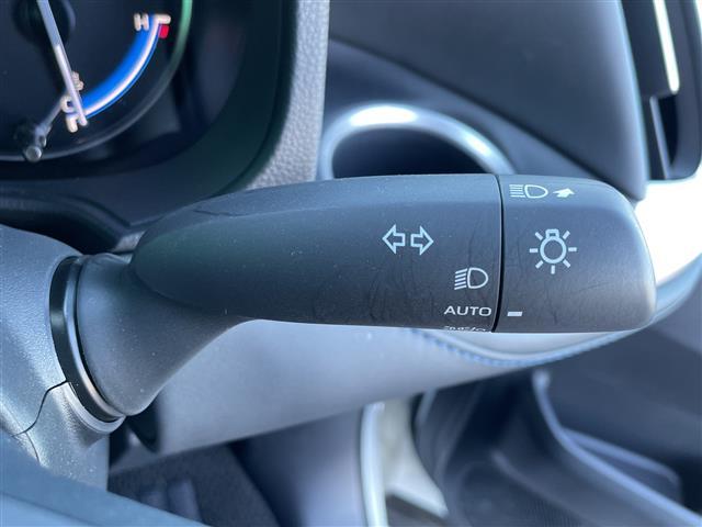 ヴォクシー ハイブリッドS-Z 10型ディスプレイオーディオナビ ビルトインETC2.0 クリアランスソナー 横滑り防止装置 衝突軽減システム 両側パワースライドドア オートライト LEDヘッドライト ドラレコ HDMI 禁煙車(30枚目)