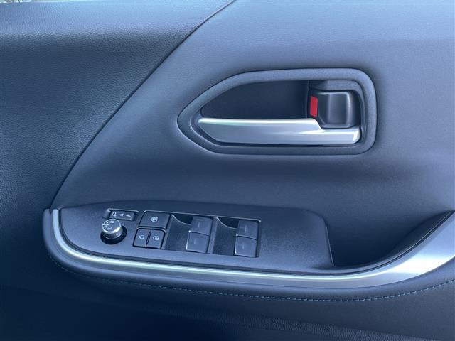 ヴォクシー ハイブリッドS-Z 10型ディスプレイオーディオナビ ビルトインETC2.0 クリアランスソナー 横滑り防止装置 衝突軽減システム 両側パワースライドドア オートライト LEDヘッドライト ドラレコ HDMI 禁煙車(35枚目)