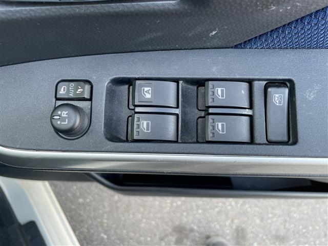 ルーミー カスタムG 純正9型ナビ ビルトインETC2.0 ドラレコ クリアランスソナー アイドリングストップ 横滑り防止装置 衝突軽減システム 両側パワースライドドア クルコン オートライト LEDヘッドライト 禁煙車(13枚目)