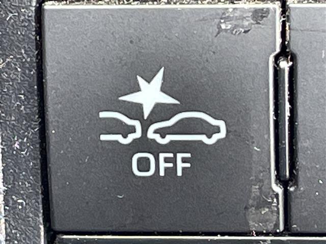 ロッキー プレミアム　純正ナビ　ビルトインＥＴＣ２．０　レーダークルーズコントロール　ドライブレコーダー　横滑り防止装置　衝突軽減システム　アイドリングストップ　オートライト　ＬＥＤヘッドライト　純正フロアマット　禁煙車（10枚目）