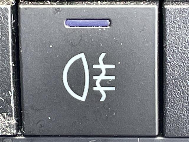 ロッキー プレミアム　純正ナビ　ビルトインＥＴＣ２．０　レーダークルーズコントロール　ドライブレコーダー　横滑り防止装置　衝突軽減システム　アイドリングストップ　オートライト　ＬＥＤヘッドライト　純正フロアマット　禁煙車（11枚目）