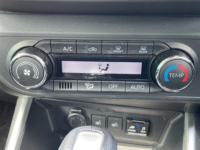 ロッキー プレミアム　純正ナビ　ビルトインＥＴＣ２．０　レーダークルーズコントロール　ドライブレコーダー　横滑り防止装置　衝突軽減システム　アイドリングストップ　オートライト　ＬＥＤヘッドライト　純正フロアマット　禁煙車（22枚目）