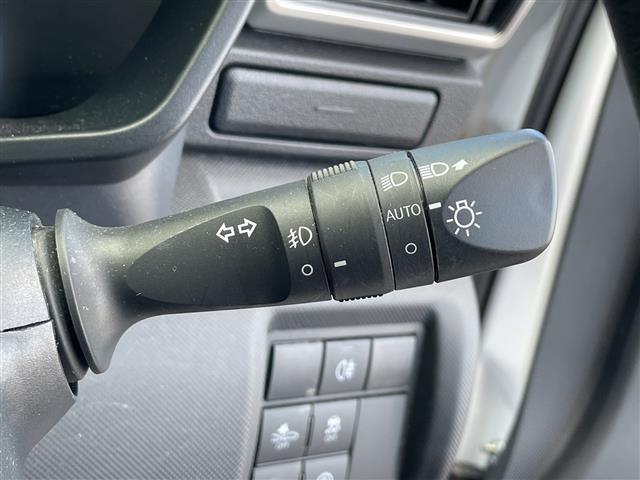 ロッキー プレミアム　純正ナビ　ビルトインＥＴＣ２．０　レーダークルーズコントロール　ドライブレコーダー　横滑り防止装置　衝突軽減システム　アイドリングストップ　オートライト　ＬＥＤヘッドライト　純正フロアマット　禁煙車（27枚目）