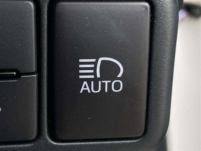 アクア 　社外ＳＤナビ（Ｂｌｕｅｔｏｏｔｈ，ＣＤ，ＤＶＤ，バックカメラ）　ドライブレコーダー　ＥＴＣ　クルーズコントロール　衝突被害軽減システム　横滑り防止装置　レーンキープアシスト　ＬＥＤオートライト（10枚目）