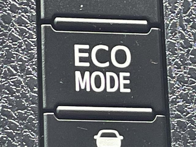 ノア Ｓｉ　純正ＳＤナビＢｌｕｅｔｏｏｔｈ搭載フルセグＴＶバックカメラ両側パワースライドドア純正１６インチアルミホイール純正フロアマットＷＡＣアイドリングストップＬＥＤヘッドライトオートライト（10枚目）