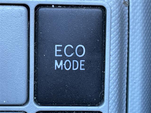 アクア Ｓ　純正ＳＤナビ（ＣＤ，ＤＶＤ，Ｂｌｕｅｔｏｏｔｈ，ワンセグＴＶ，バックカメラ）　ＥＴＣ　ＬＥＤオートライト　冷房ＡＡＣ　ＵＳＢ入力端子　社外フロアマット　１５インチ純正アルミホイール（6枚目）