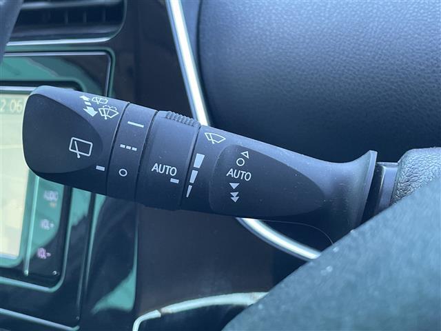 プリウス Ａ　純正ＳＤナビ（Ｂｌｕｅｔｏｏｔｈ，ＤＶＤ，ＣＤ，フルセグＴＶ，バックカメラ）　ビルトインＥＴＣ２．０　ドライブレコーダー　スマートキー　横滑り防止装置　コーナーセンサー　レーンキープアシスト（29枚目）