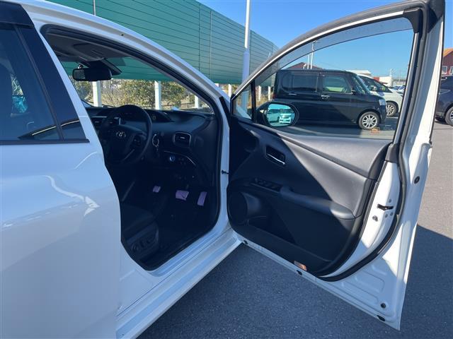 プリウス Ａ　純正ＳＤナビ（Ｂｌｕｅｔｏｏｔｈ，ＤＶＤ，ＣＤ，フルセグＴＶ，バックカメラ）　ビルトインＥＴＣ２．０　ドライブレコーダー　スマートキー　横滑り防止装置　コーナーセンサー　レーンキープアシスト（36枚目）