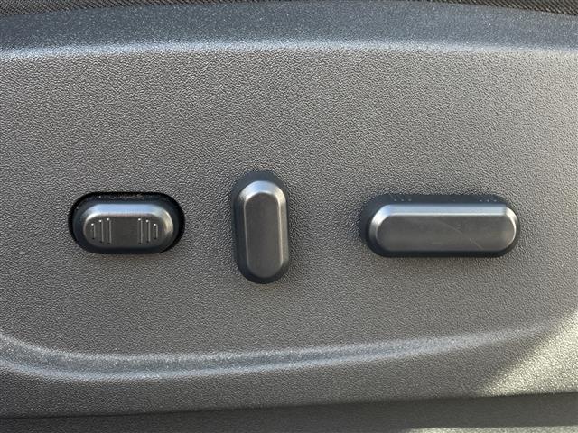 クーガ タイタニアム Panasonic製 SDナビ Bluetooth搭載 フルセグTV バックカメラ クルーズコントロール サンルーフ パワーシート シートヒーター ルーフレール オートライト AAC(12枚目)