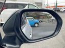 【BSW(後側方車両検知警報)/ブラインドスポットワーニング】隣接レーンのクルマを検知した場合、ドアミラー周辺に設けられたインジケーターを点灯したり音が鳴ったりしてお知らせします。