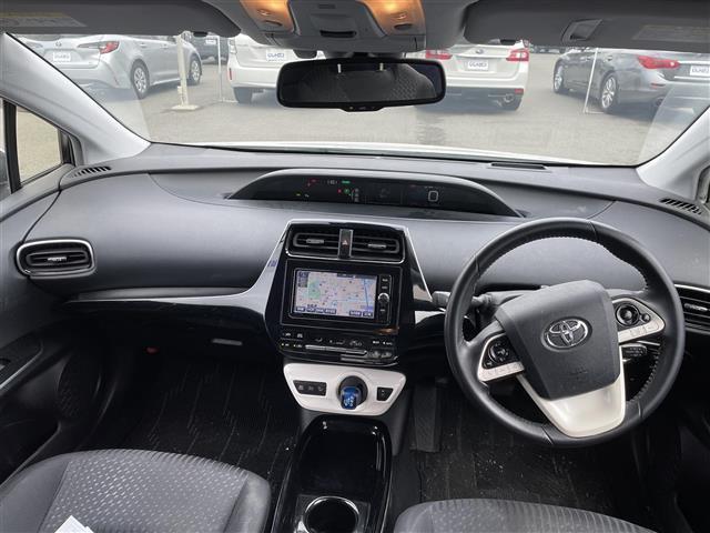 プリウス A ETC、純正ナビ、バックカメラ(5枚目)