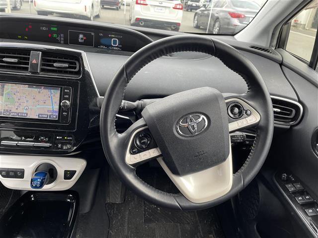 プリウス A ETC、純正ナビ、バックカメラ(10枚目)