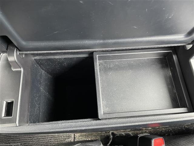 プリウス A ETC、純正ナビ、バックカメラ(28枚目)