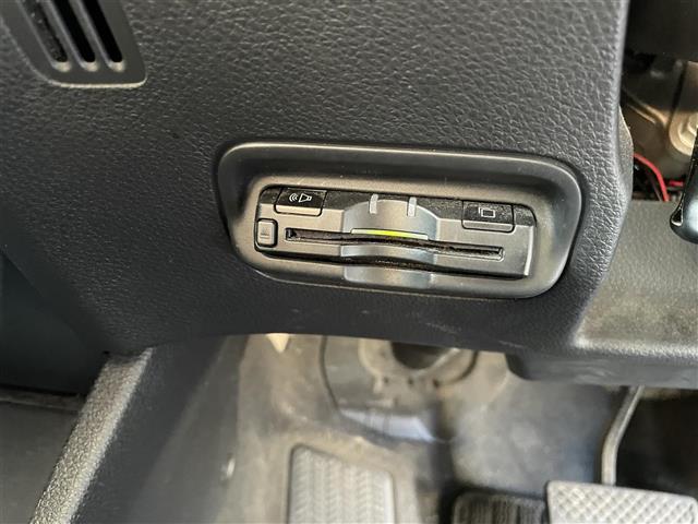 ヴェゼル ハイブリッドＺ　ＥＴＣ、社外ナビ、クルコン（5枚目）