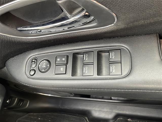 ヴェゼル ハイブリッドＺ　ＥＴＣ、社外ナビ、クルコン（11枚目）